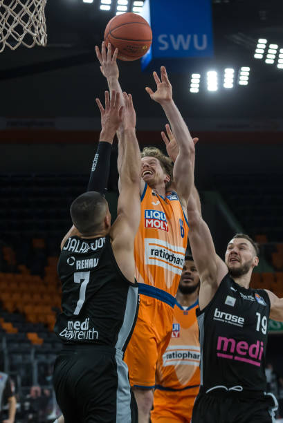 尽管托雷斯 尽管托雷斯