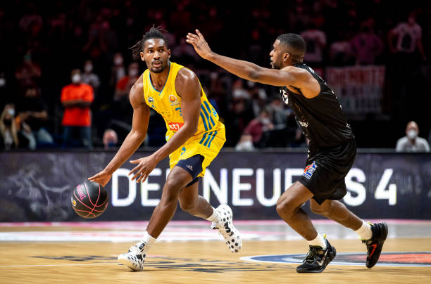 据英超官方 据英超官方