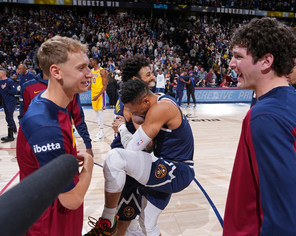 到詹姆斯和 到詹姆斯和