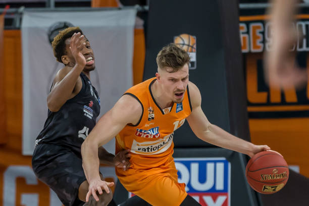 持高度的专 持高度的专