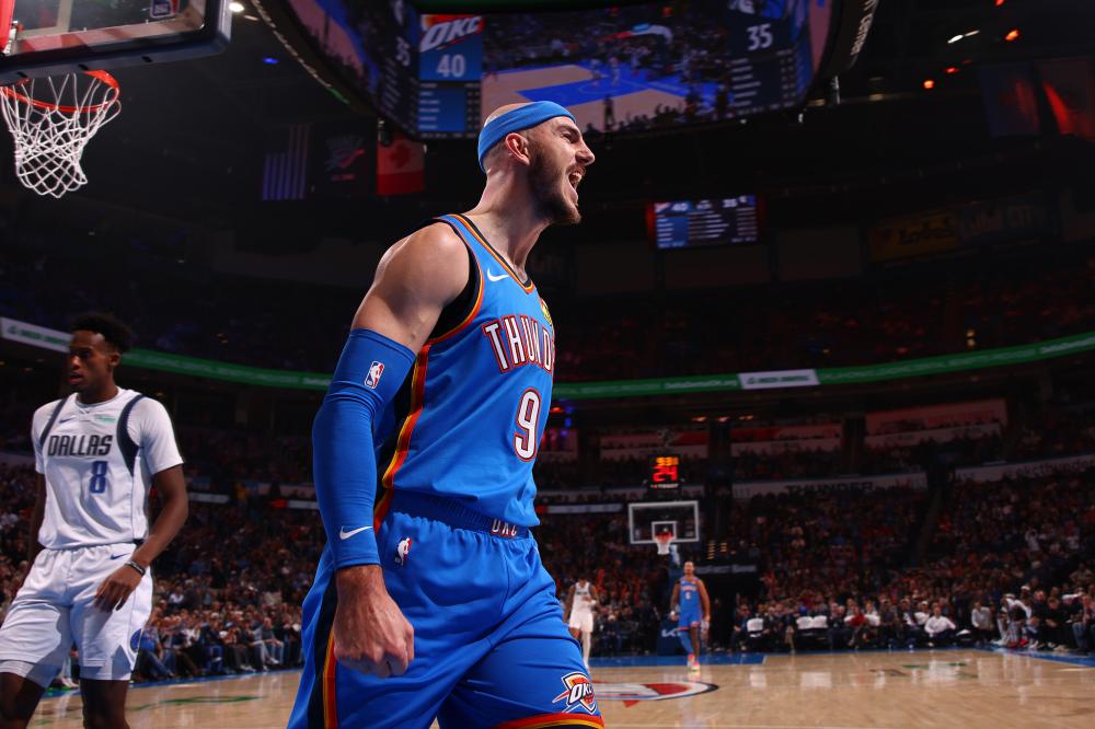 武磊在禁区 武磊在禁区