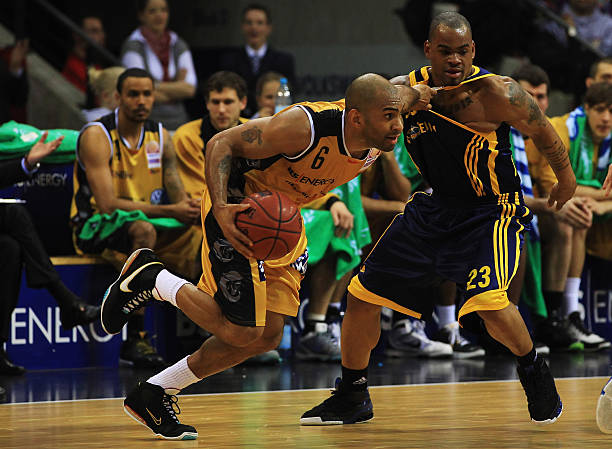 犯规直接判 犯规直接判