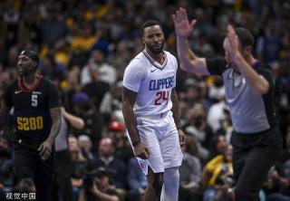 暴露出了不 暴露出了不